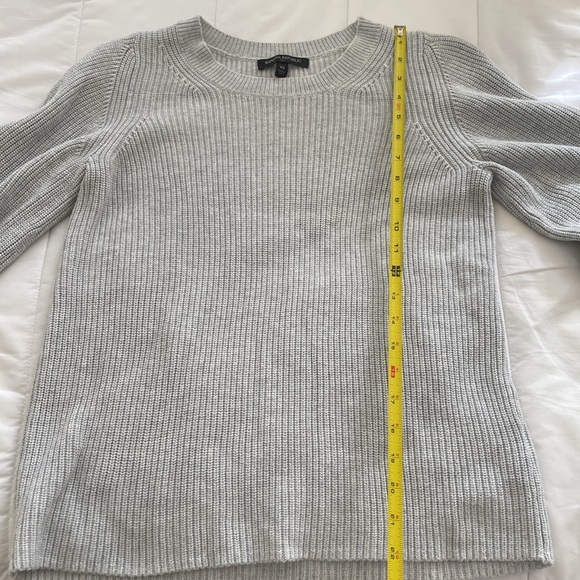 Banana Republic XS woman’s light grey sweater - Picture 7 of 8